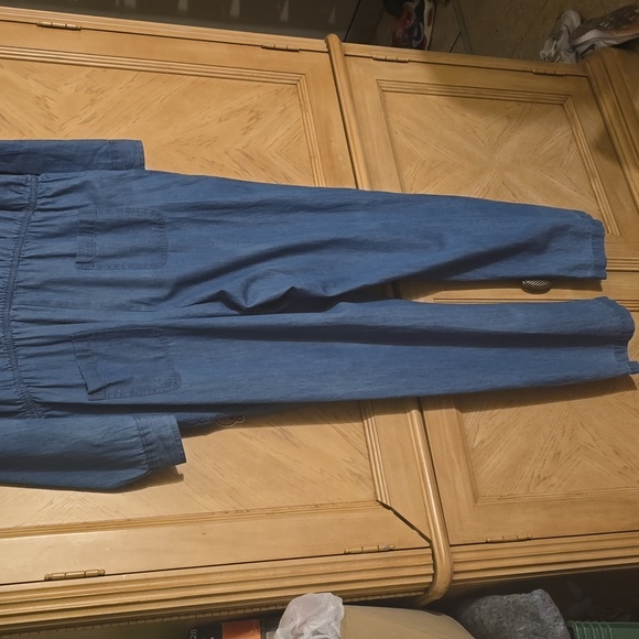 Fashion 2 figure Blue Medium wash chambray jean jumpsuit. Size 2X - Picture 10 of 13